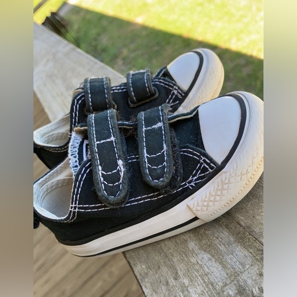 Converse All Star size 4 (Toddler) VGUC Velcro Black & White - Picture 4 of 6